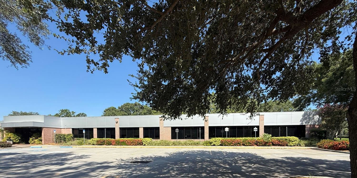 Medical Office Space For Sale in Tampa, FL / Office Building For Sale in Tampa, FL